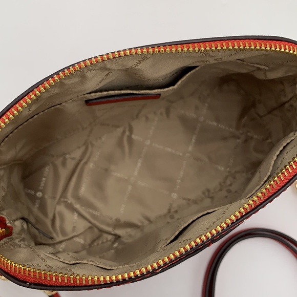 MICHAEL KORS
Jet Set Travel Medium Logo Dome Crossbody Bag FLAME COLOR - Picture 11 of 15